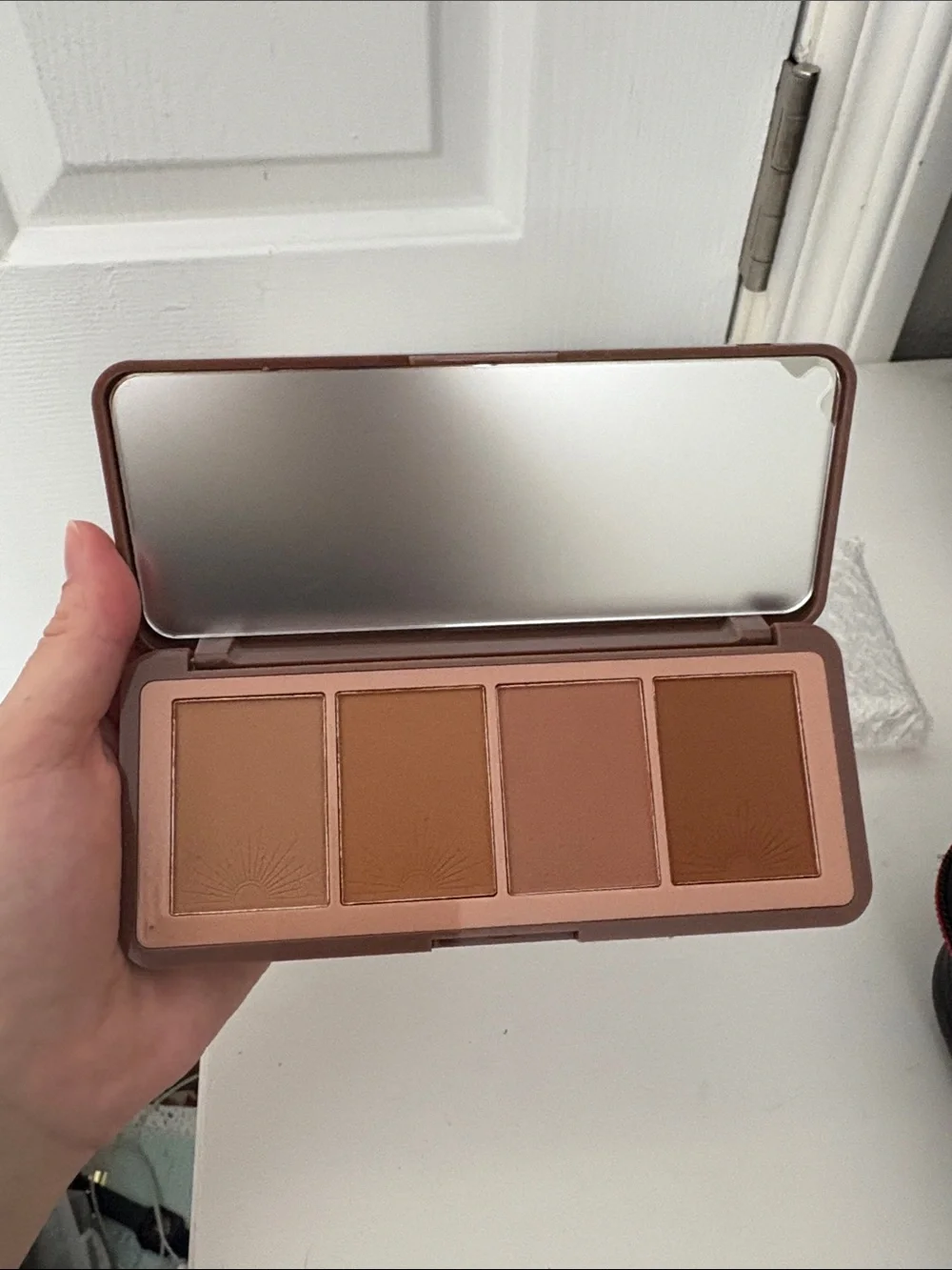 Pinky B Beauty Bronzer & Contour Palette - Hot commodity